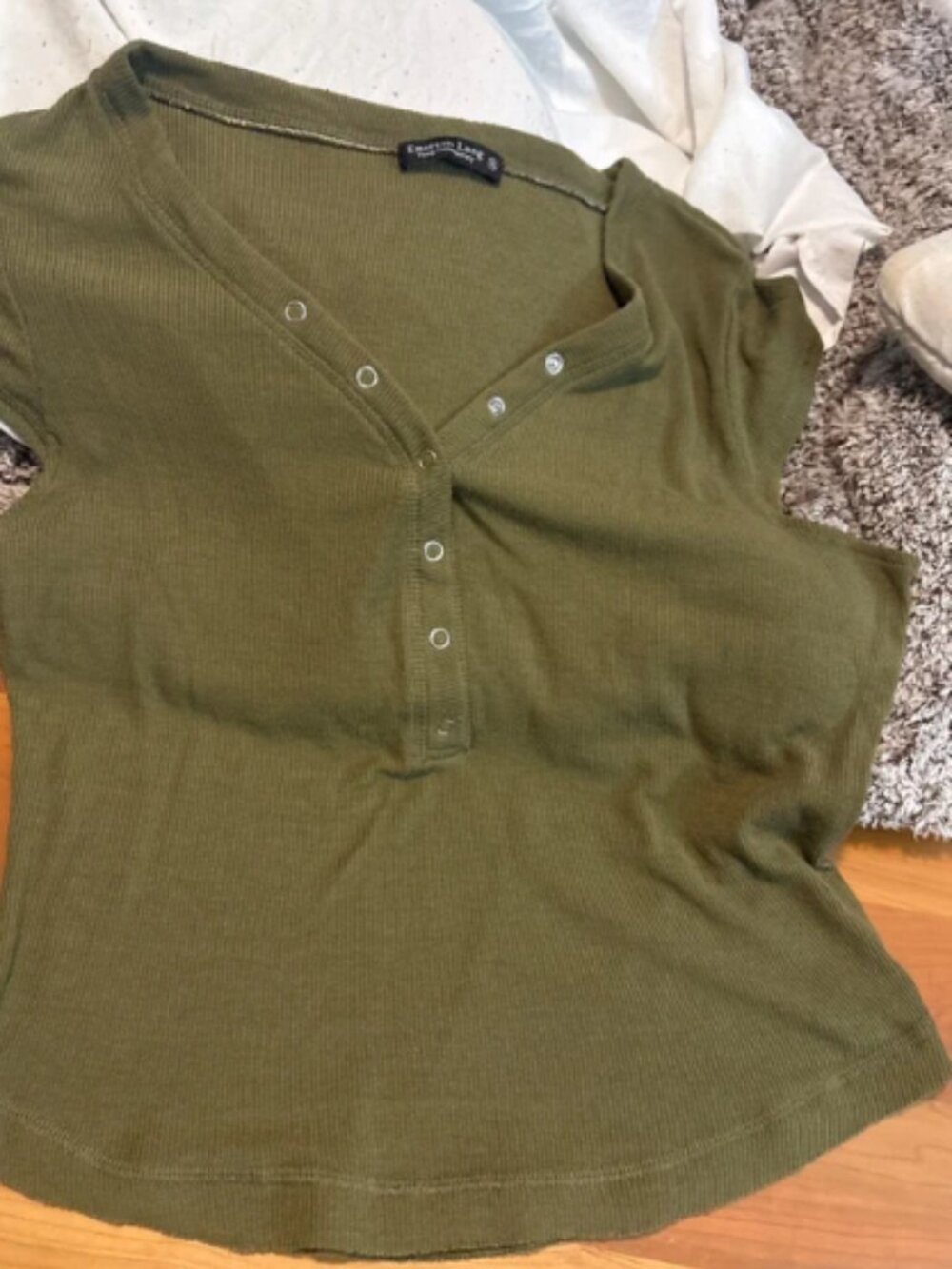 Short sleeve green top